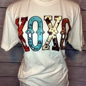 XOXO Tee